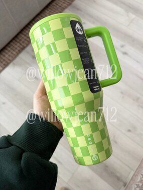 “Honeydew Checkers" Green Checkers Summer Seasonal HydroJug 32oz Traveler